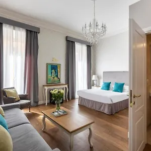 https://spagna-art-suites.it-romehotels.com