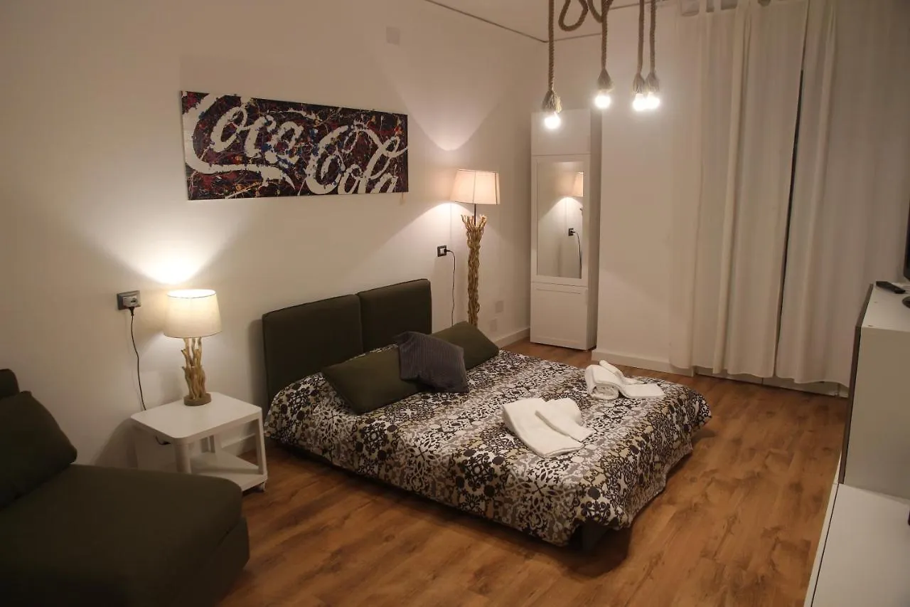 Bed and Breakfast Es - Essential Solution & Emotion Stories Верона Отель типа 